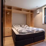 Tastefull And Modern Apartment With Parking